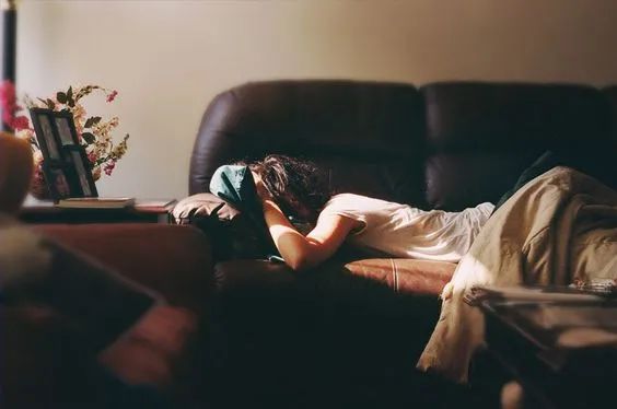 爱情动作片看多了,会变成傻子吗?